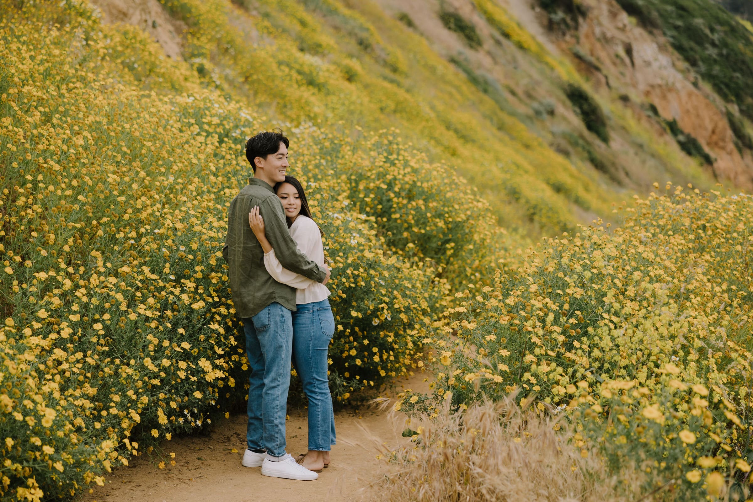 A romantic sunset engagement session at Palos Verdes Estates overlooking the ocean.